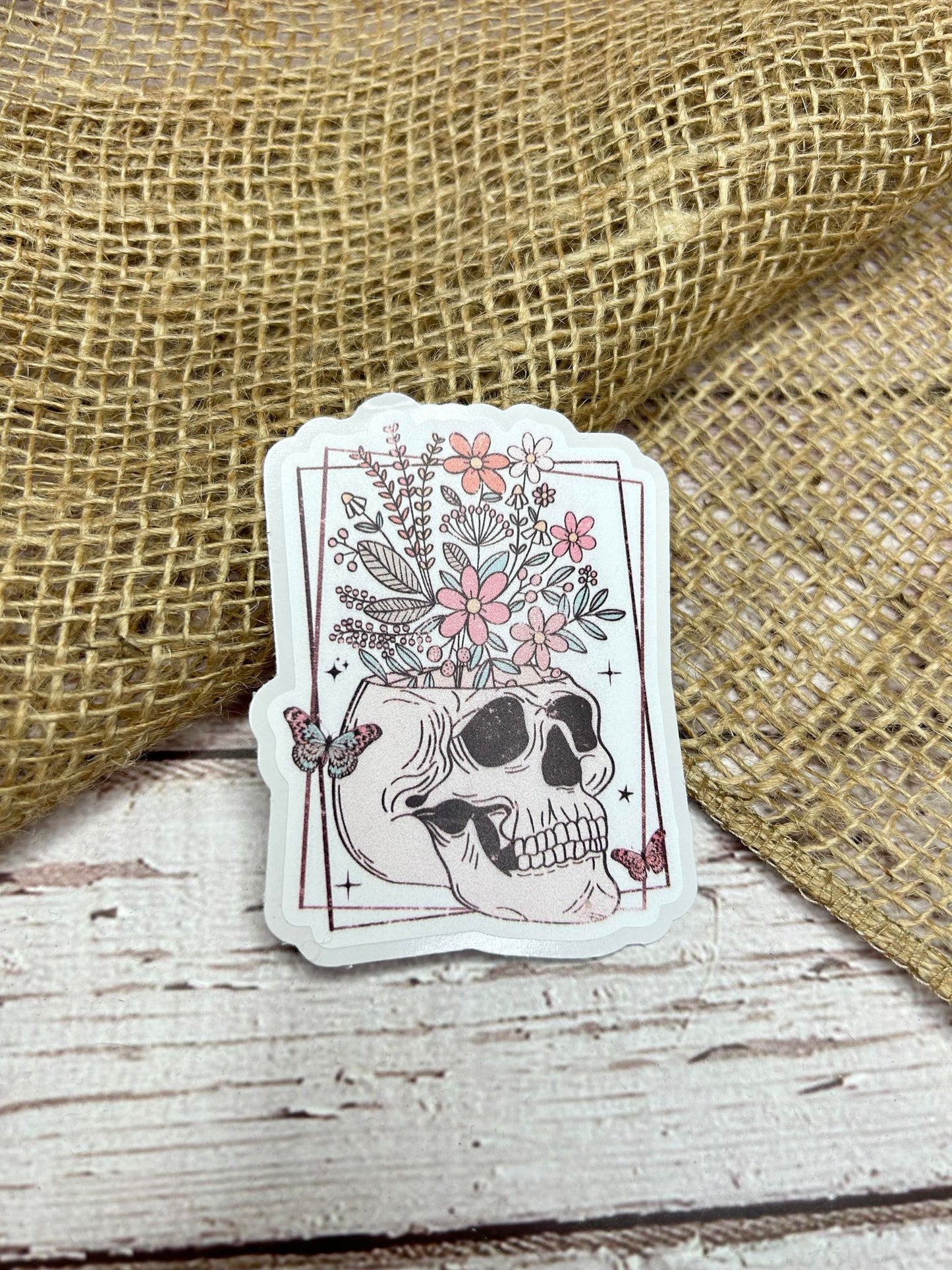 B37 Skull flowers boho DC
